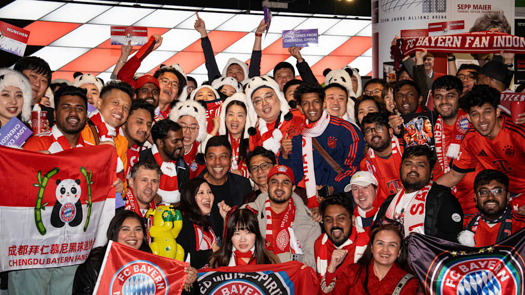 FC Bayern fans from Asia in Munich