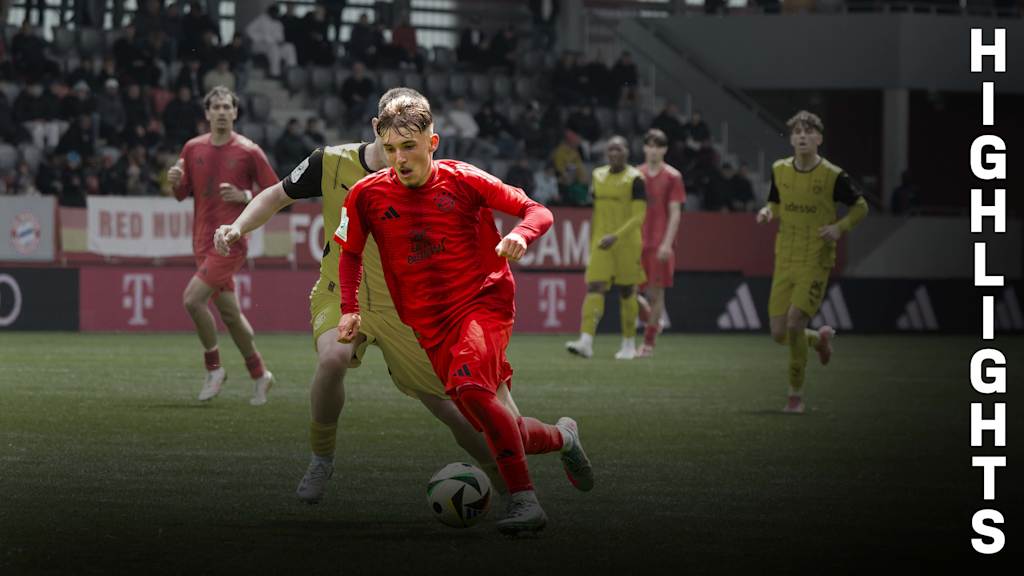 Spielszene aus dem Duell der FC Bayern U19 gegen Borussia Dortmund