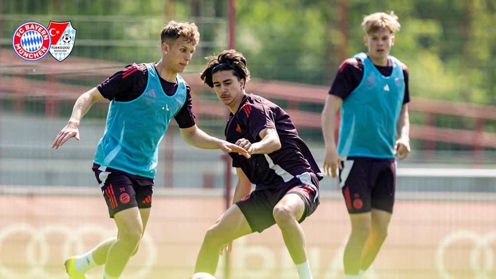 Die FC Bayern Amateure beim Training.