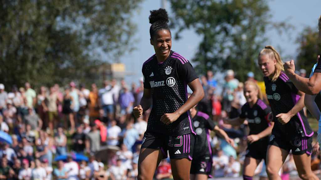 Tainara während eines Auswärtsspiels der FC Bayern Frauen.