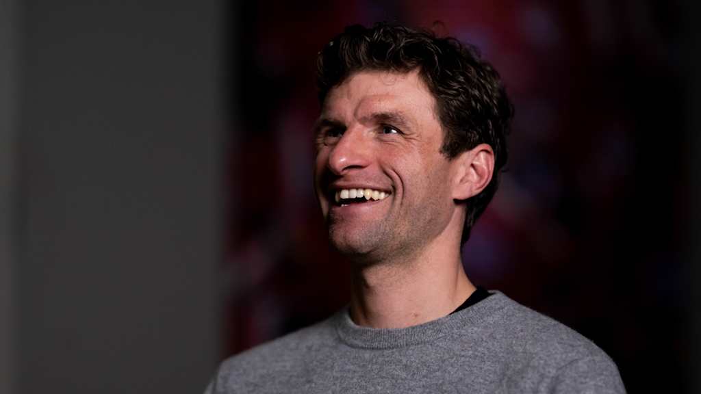 Thomas Müller faces the camera with a smile