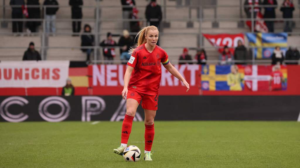 Glódís Perla Viggósdóttir mit dem Ball am Fuß im Heimspiel gegen Potsdam.