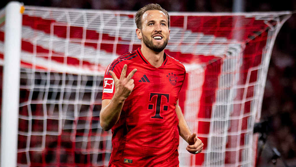 Harry Kane bejubelt ein Tor und zeigt die Zahl 3 mit den Fingern