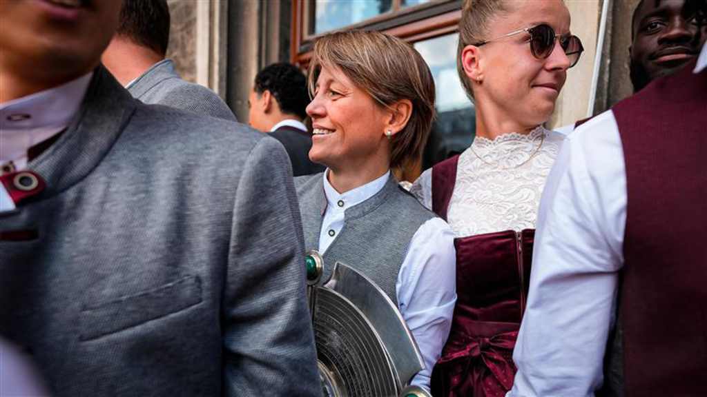 Bianca Rech auf der Meisterfeier des FC Bayern am Marienplatz