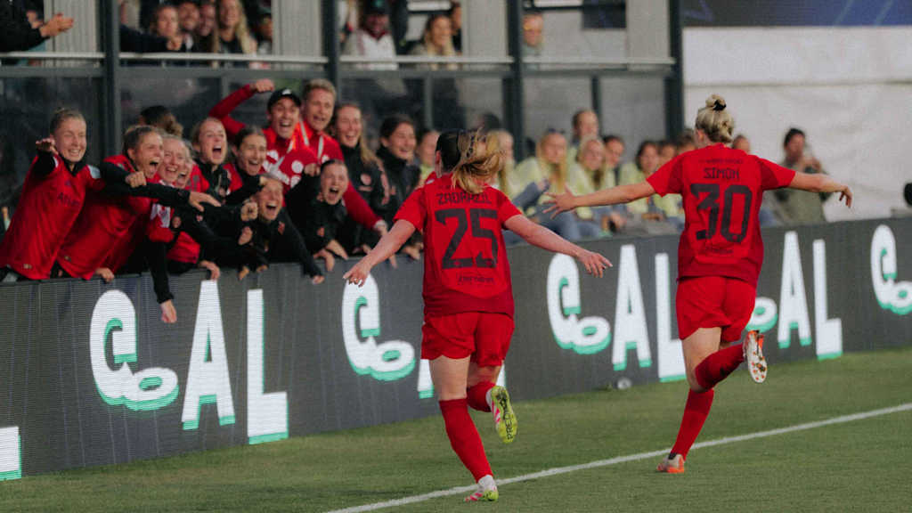 Sarah Zadrazil Carolin Simon Bayern Women