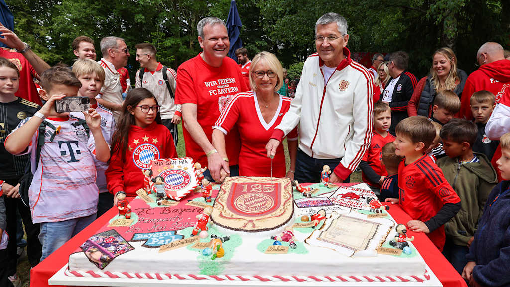 Herbert Hainer, Heidi Beckenbauer and Rudi Grabmeier cut the cake for FC Bayern's 125th birthday at Bayern Park.