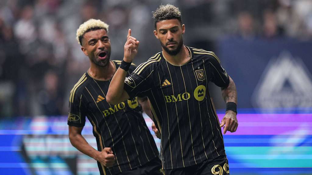 Timothy Tillman vom Los Angeles FC bejubelt ein Tor.