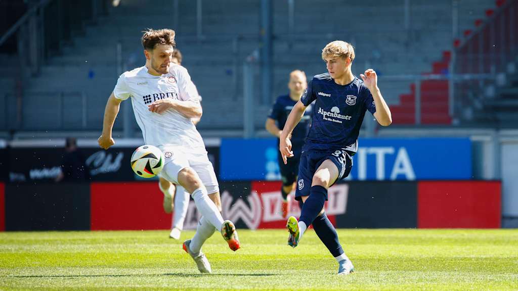 Maximilian Hennig im Einsatz für die SpVgg Unterhaching.