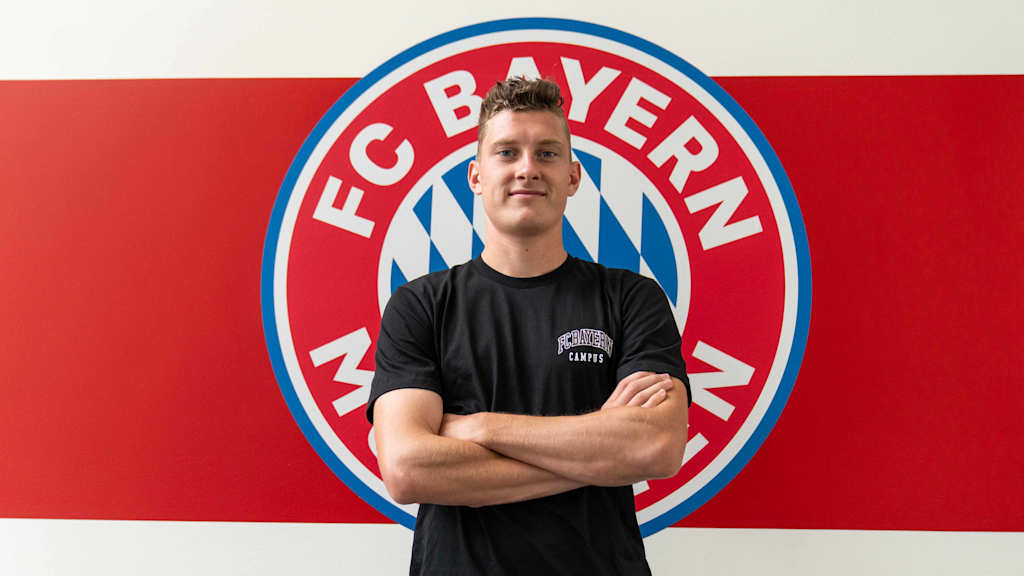 David Heindl auf dem Trainigsgelände des FC Bayern