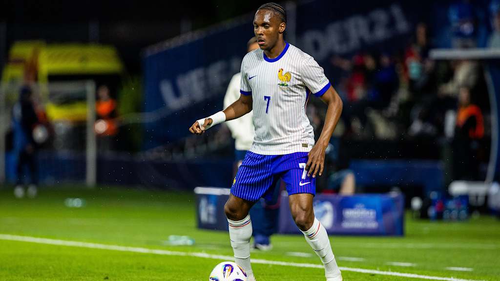 Mathys Tel im Trikot der französischen U21-Nationalmannschaft.