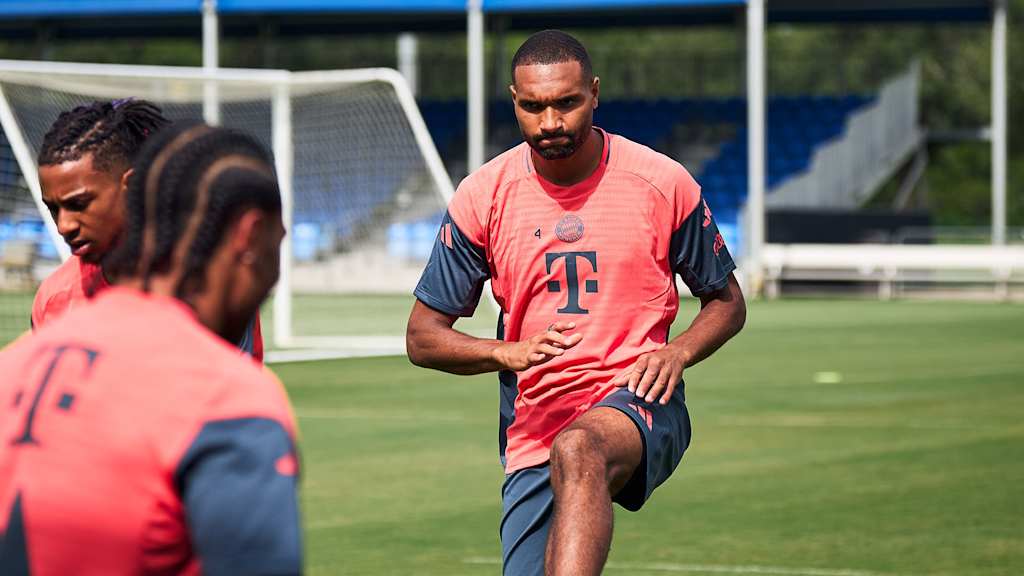 Jonathan Tah im Training des FC Bayern in Orlando