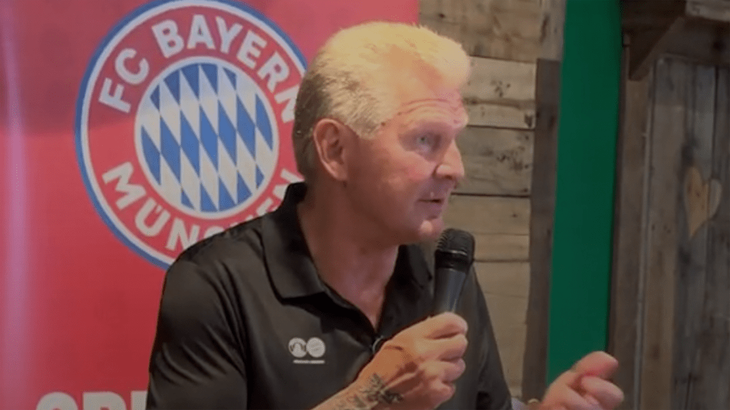 Stefan Effenberg spricht in einem Fan Q&A