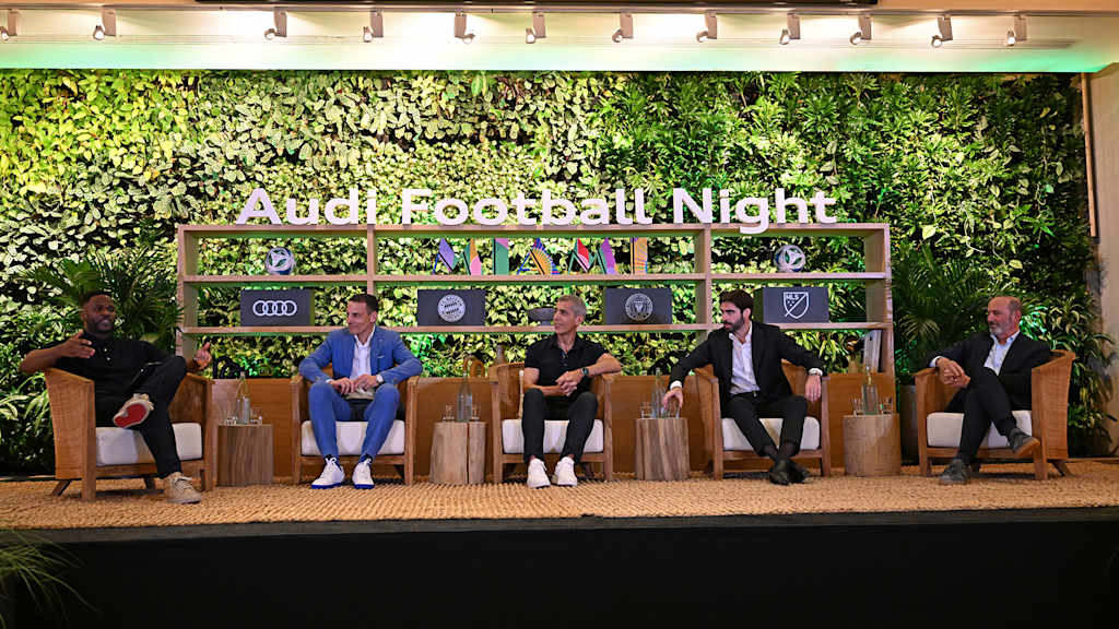 Gesprächsrunde beim im Panel Talk auf der Audi Football Night in Miami