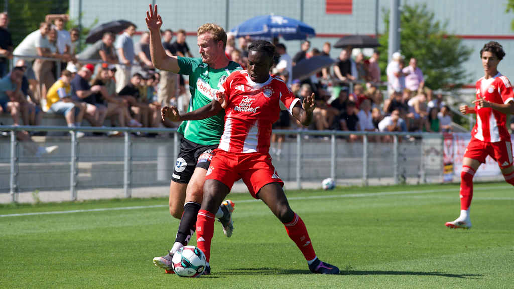 Gibson Adu brachte die Amateure im ersten Durchgang in Führung.