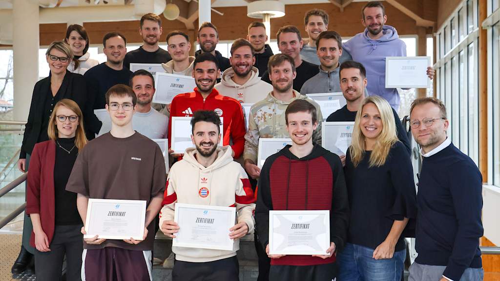 Absolventen beim GameChanger-Programm am FC Bayern Campus