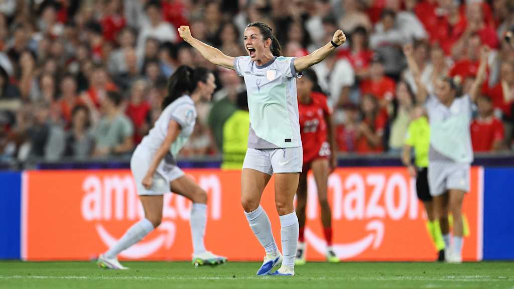 Tuva Hansen bejubelt den Sieg der Norwegerinnen im Eröffnungsspiel gegen die Schweiz.