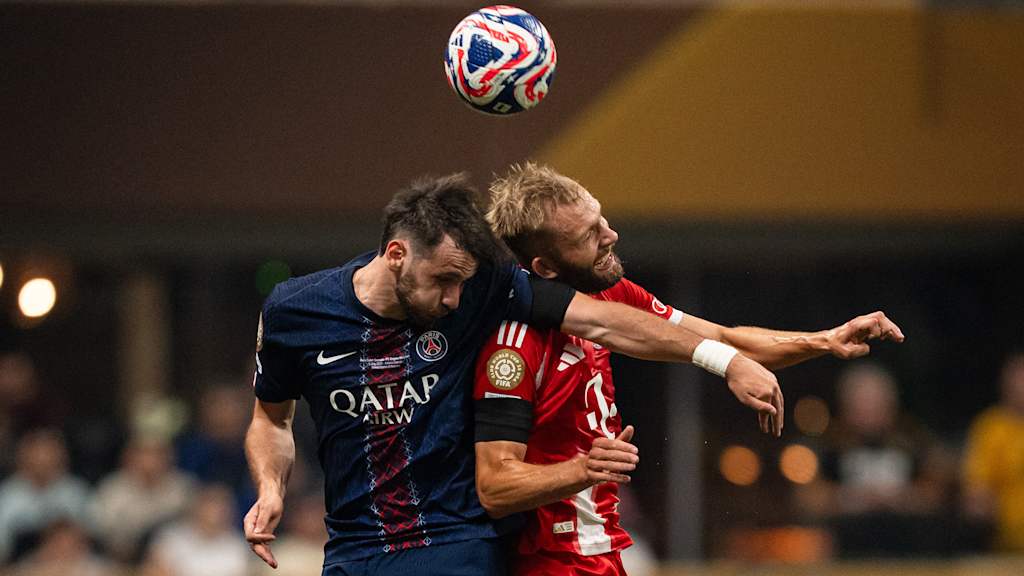 Khvicha Kvaratskhelia and Konrad Laimer in the Club World Cup match between FC Bayern and Paris Saint-Germain.
