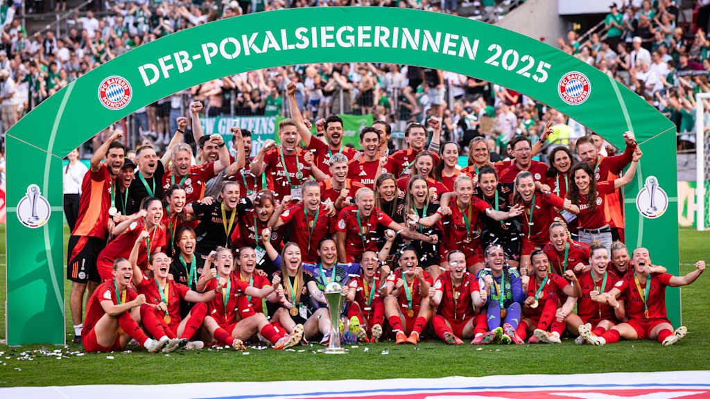 Jubelfeier nach dem Pokalsieg in der Saison 2024/25 in Köln