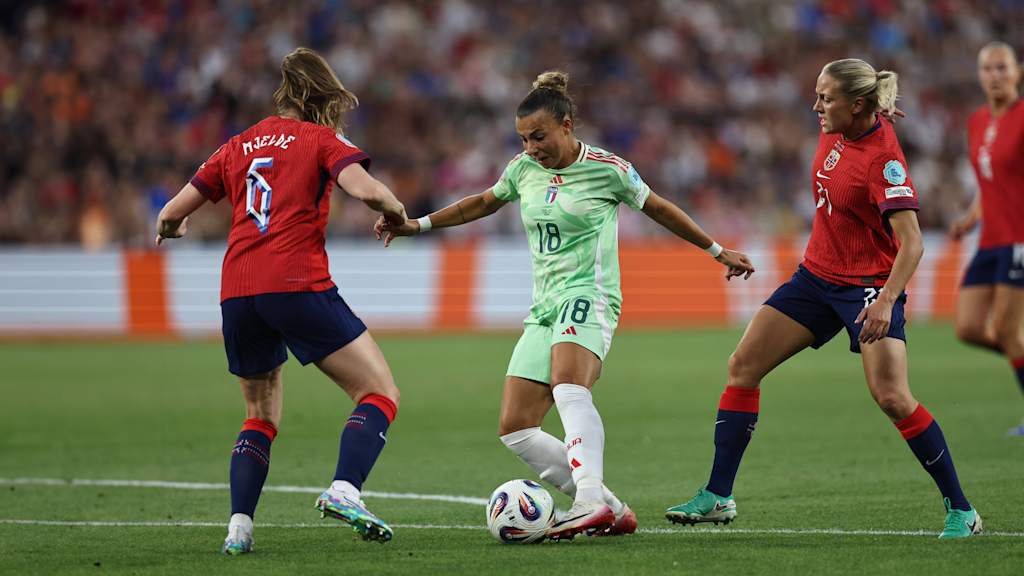 Arianna Caruso in the match against Norway at the 2025 European Championship