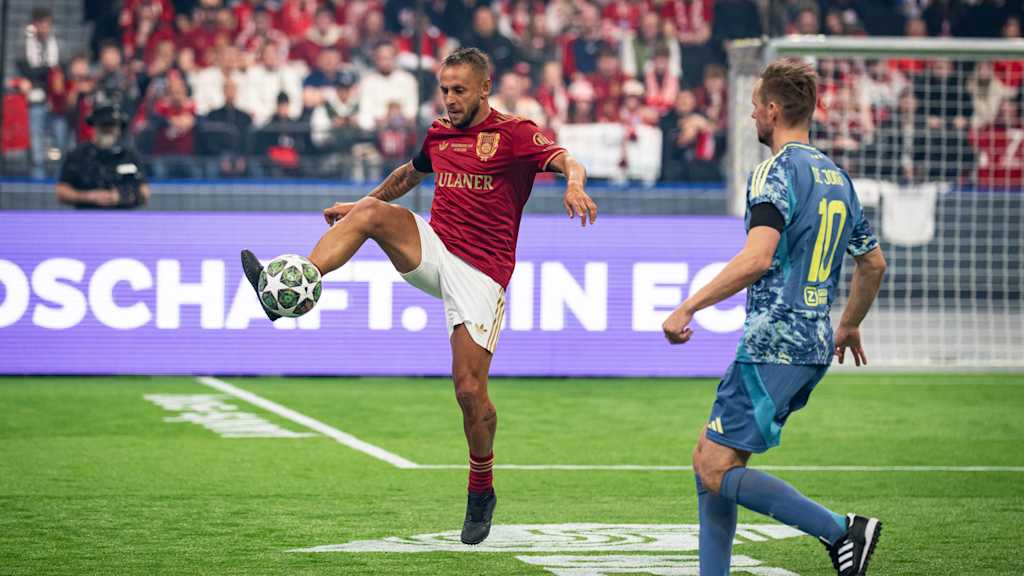 Rafinha beim Beckenbauer Cup für den FC Bayern.