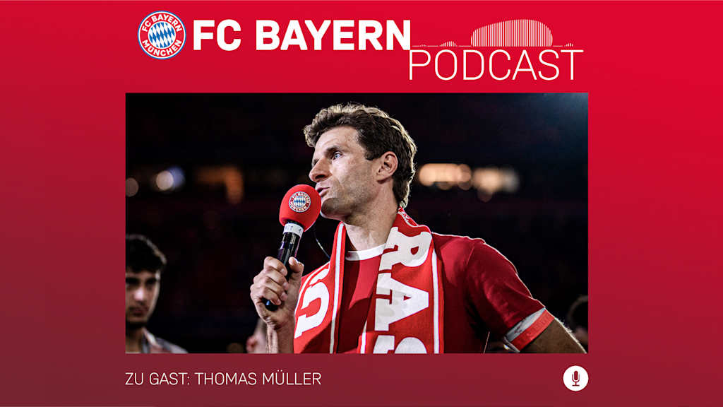 Thomas Müller spricht zu den Fans in der Allianz Arena: Titelbild zur Folge 61 des FC Bayern Podcasts