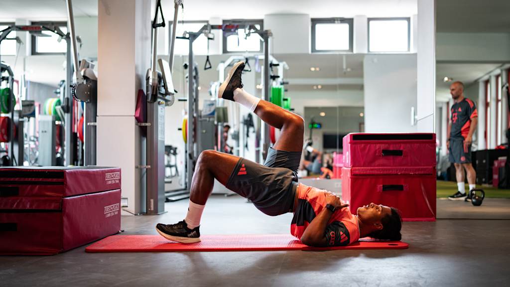 Serge Gnabry undergoing performance diagnostics
