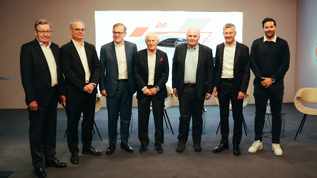(from left) Karl Hopfner, Jürgen Muth, Jan-Christian Dreesen, Bernd Rauch, Uli Hoeneß, Herbert Hainer and Claudio Pizarro at the opening of the special exhibition ‘20 Years of the Allianz Arena' at the FC Bayern Museum