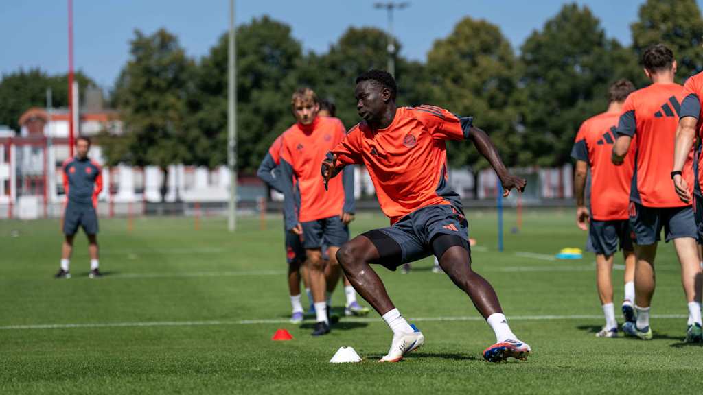 Bajung Darboe im Training der FC Bayern Amateure.