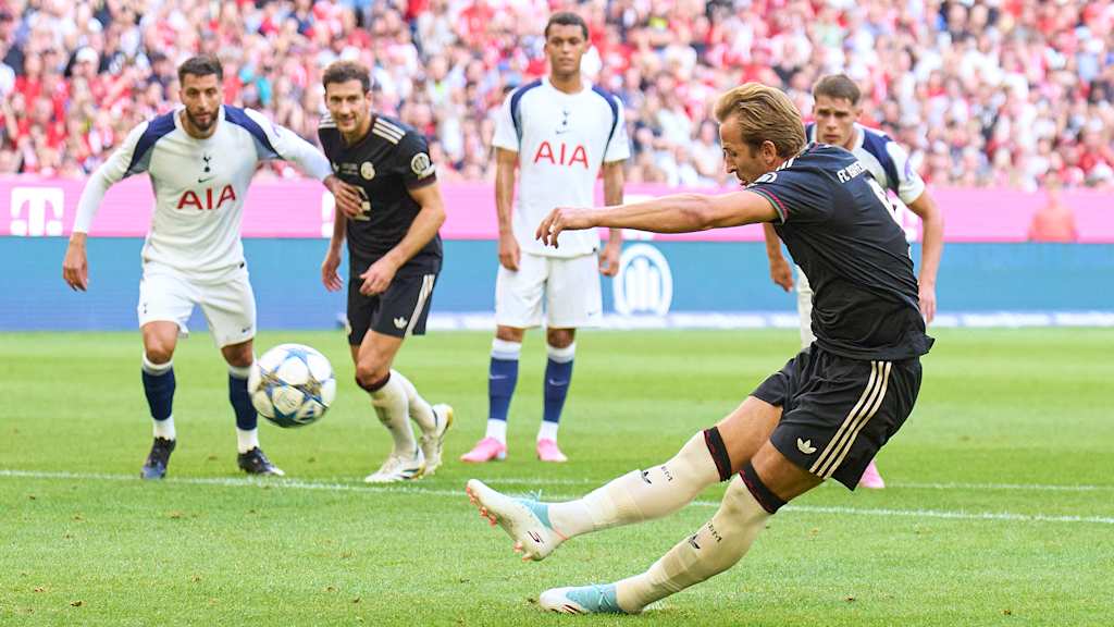 Harry Kane missing a penalty in FC Bayern’s test match against Tottenham Hotspur.