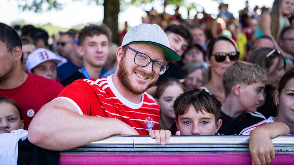 FC Bayern Fan entrenamiento publico