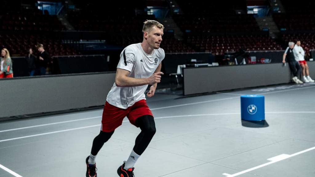 Noch offen, wann Andi Obst und die weiteren Nationalspieler ins Training einsteigen.