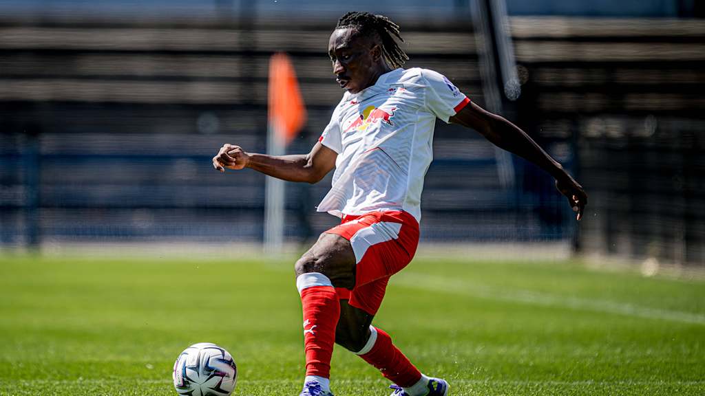 RB Leipzig-Neuzugang Yan Diomande im Spiel gegen Lens