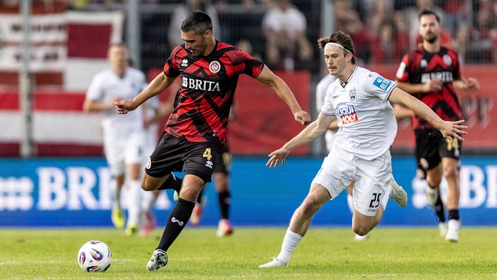Szene aus dem Spiel zwischen dem SV Wehen Wiesbaden und dem SSV Ulm