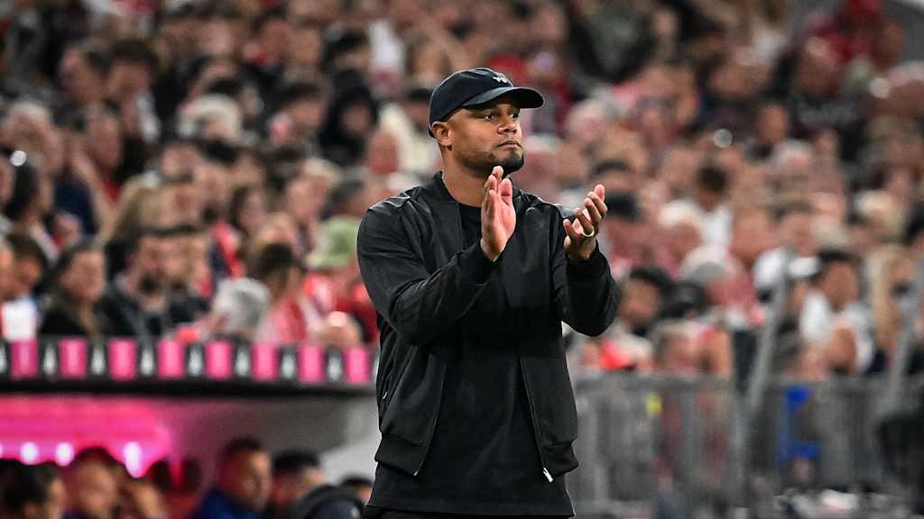 Vincent Kompany an der Seitenlinie während dem 6:0-Heimsieg des FC Bayern zum Bundesligaauftakt gegen RB Leipzig
