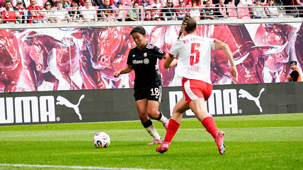 Momoko Tanikawa während des Auswärtsspiels der FC Bayern Frauen bei RB Leipzig im zweiten Spieltag der Frauen-Bundesliga