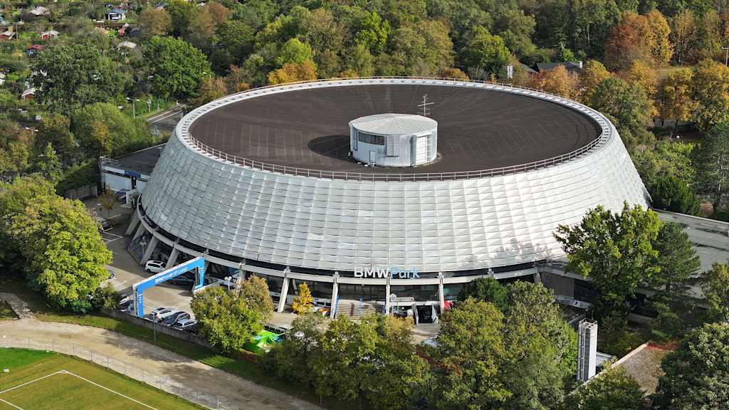 Der BMW Park von außen