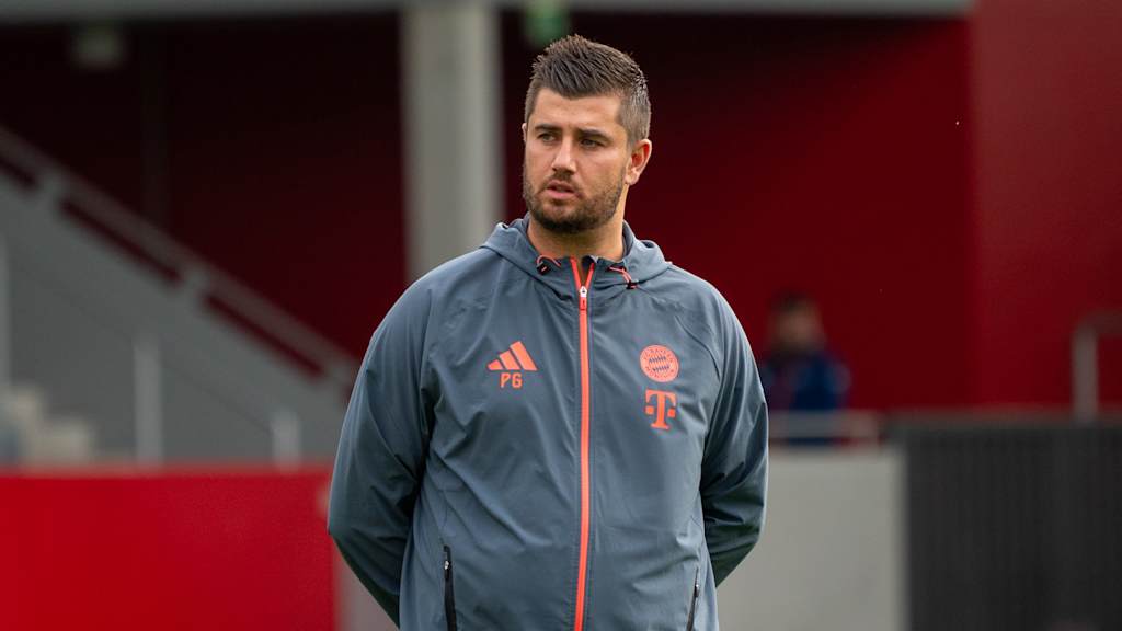 Peter Gaydarov im Stadion am FC Bayern Campus.