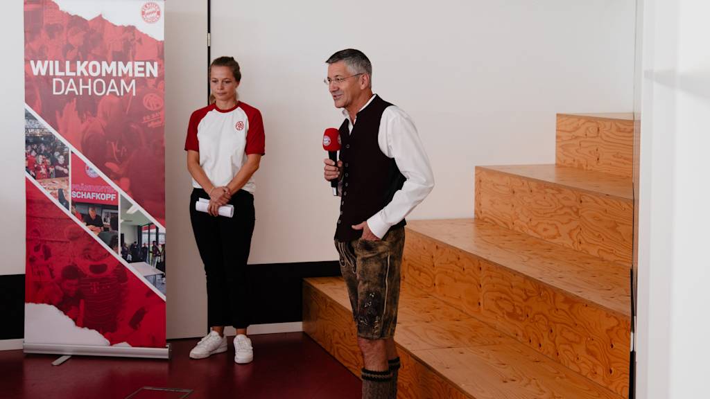 Herbert Hainer im Zuge des „Behind the Scenes Frauenfußball“.