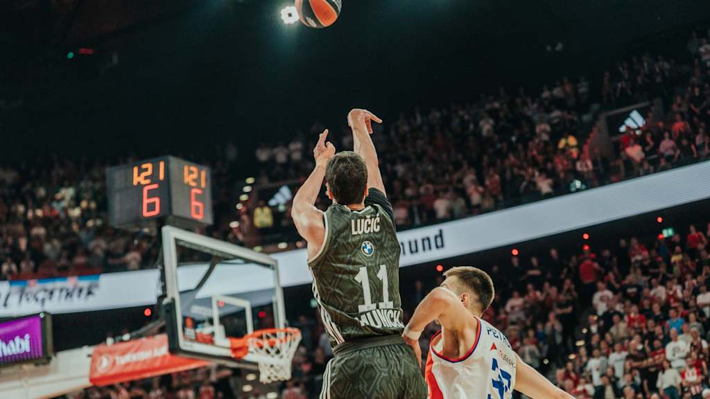 Valdimir Lucic beim Play-In Gegen Belgrad.