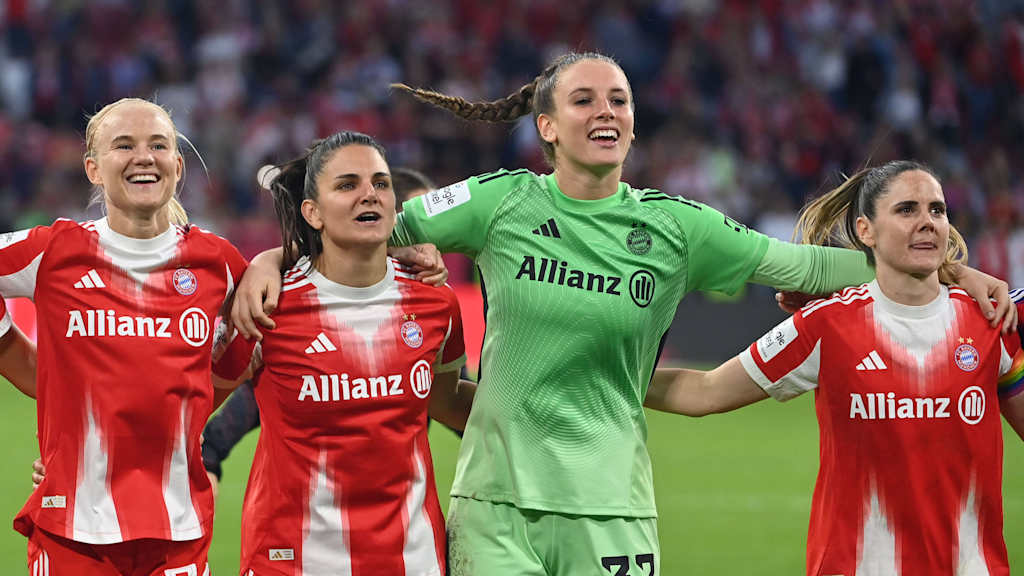 Ena Mahmutovic bejubelt den Sieg im Bundesliga-Eröffnungsspiel in der Allianz Arena.