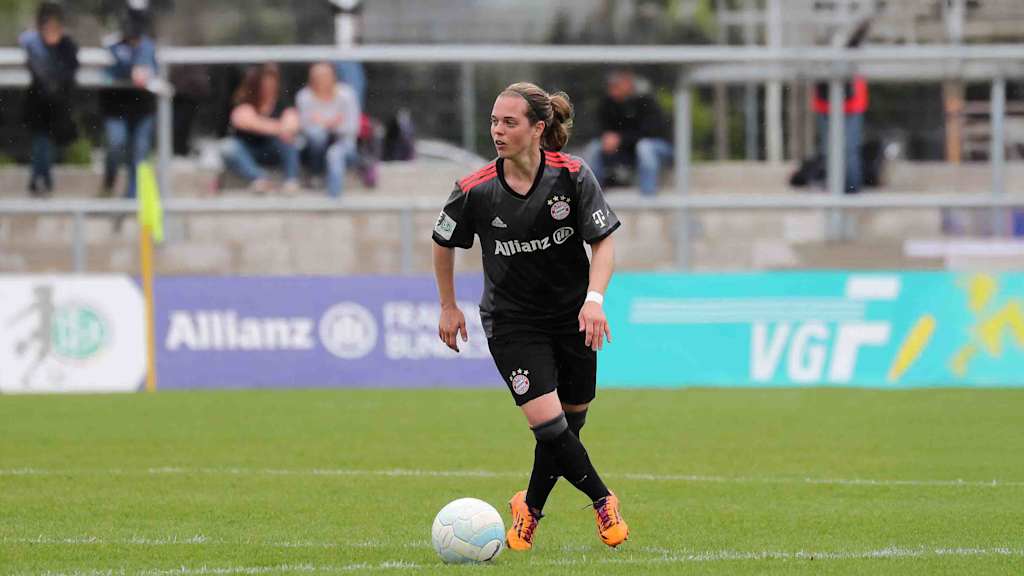 Katharina Baunach im Einsatz für die FC Bayern Frauen