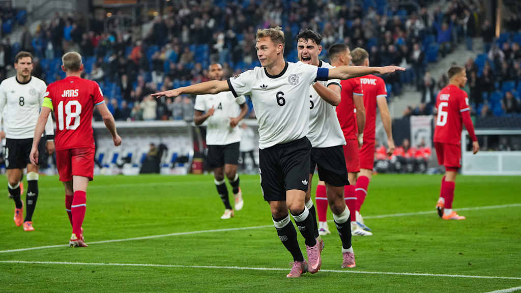Joshua Kimmich jubelt nach einem Tor für die DFB-Elf gegen Luxemburg mit ausgestreckten Armen