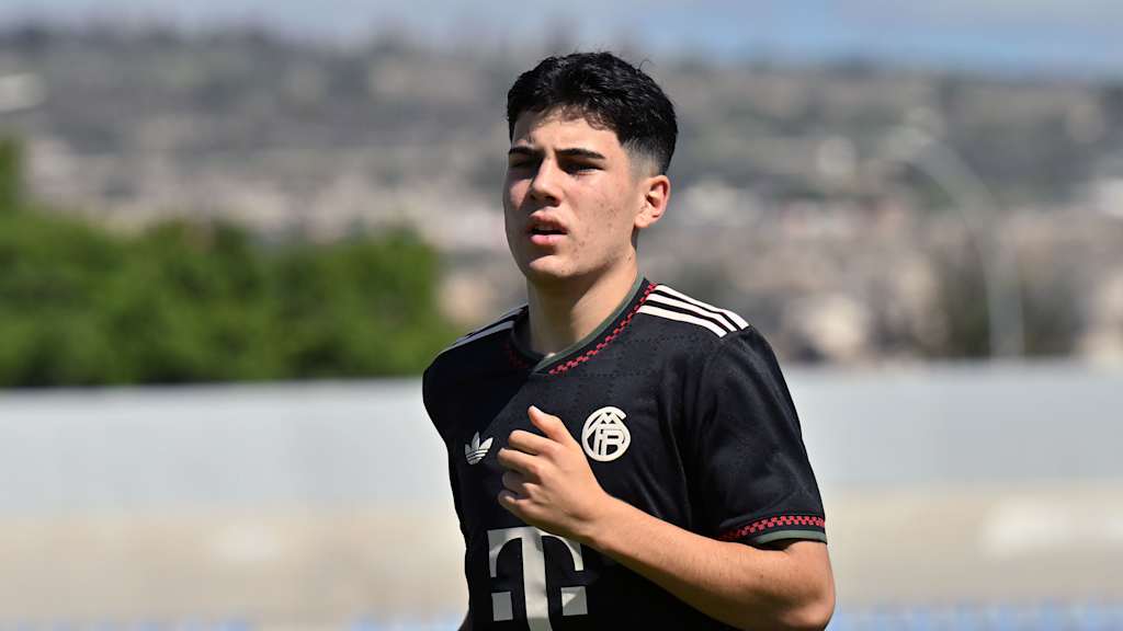 Felipe Chávez läuft im Stadion in Paphos.