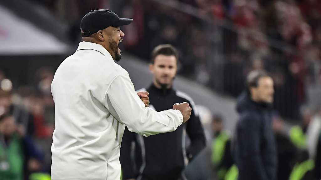 Vincent Kompany jubelt während des Heimspiels des FC Bayern in der Bundesliga gegen Borussia Dortmund