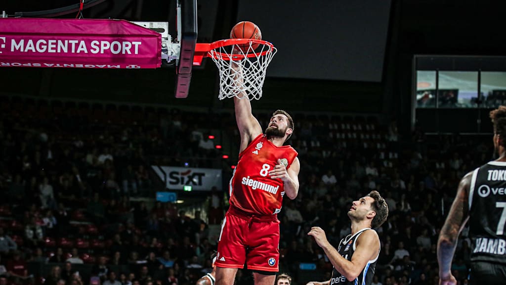 Leon Kratzer und die Bayern-Basketballer müssen im Pokal-Achtelfinale gegen die Löwen aus Braunschweig ran.