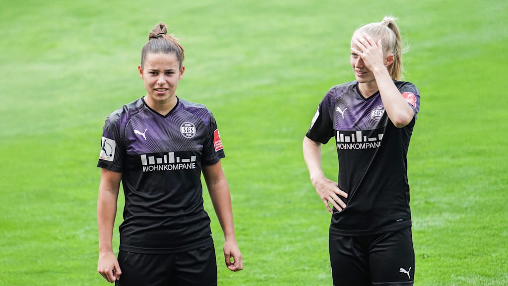 Lena Oberdorf (links) und Lea Schüller (rechts) im Trikot der SGS Essen.