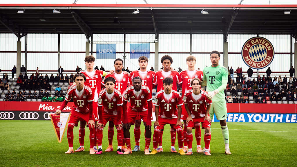 Teamfoto der FC Bayern U19.