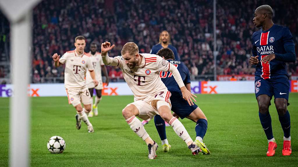 Konrad Laimer im Zweikampf im Spiel gegen PSG