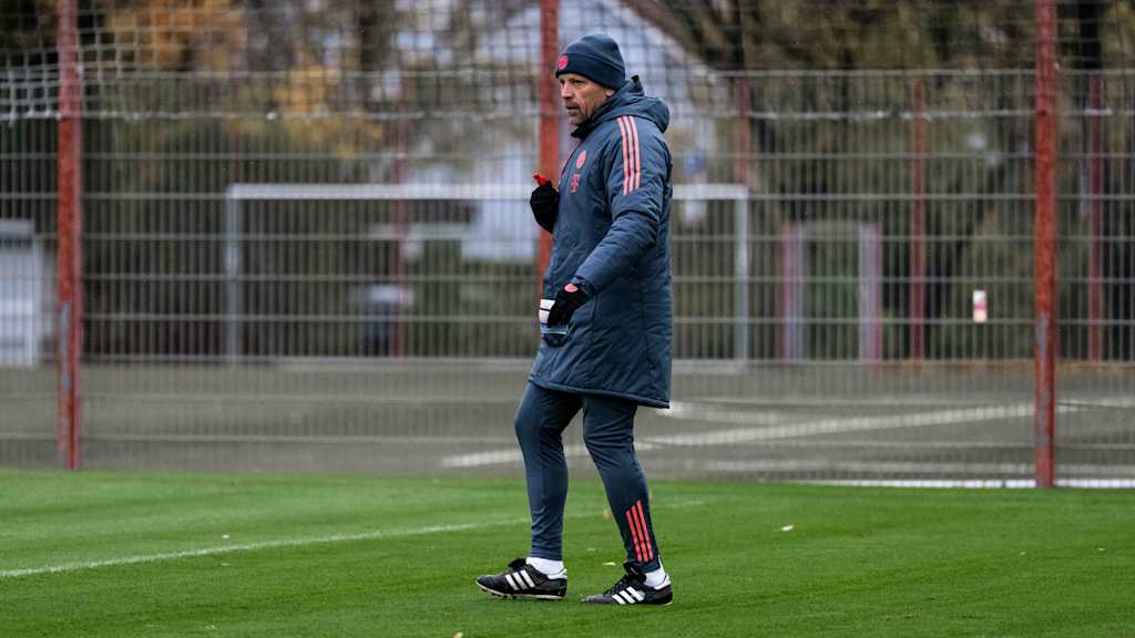Holger Seitz im Training der FC Bayern Amateure an der Säbener Straße.
