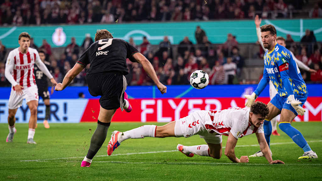 Harry Kane erzielt das Tor zum 2:1 im DFB-Pokal-Spiel des FC Bayern beim 1. FC Köln.